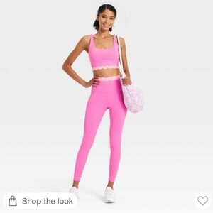 JoyLab Pink Scallop Activewear Set. Women’s Size Large